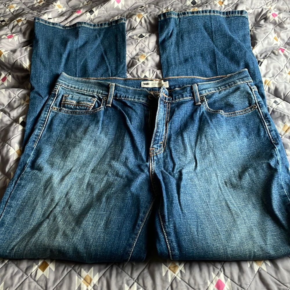 Bootcut Levi’s - Picture 1 of 5